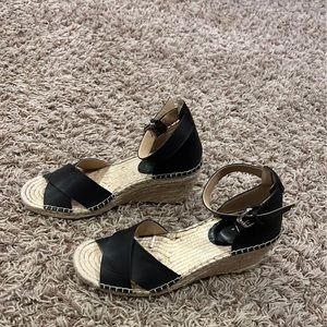 Size 9 gap sandals
